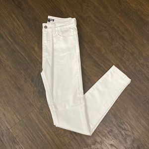 Brand New Fashion Nova High waisted jeans in white